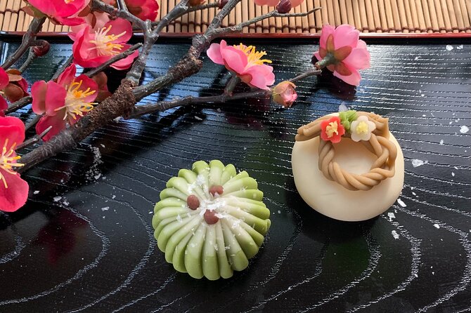 2 Hours Mochi Making & Matcha Class in Bunkyo