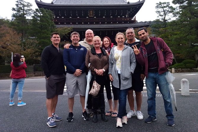 2 Hours Tour in Historic Gion: Geisha Spotting Area Tour