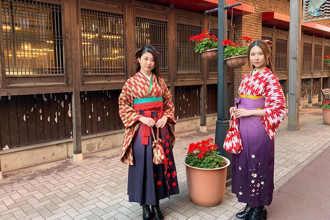 Dress Up High-Quality “Hakama” Kimono and 30-min Rickshaw Tour