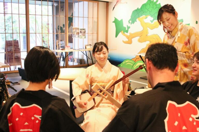 【Tokyo Shami】Lets Make a Mini Shamisen and Play It!