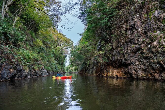 Guided Kayak Tour Unveiling the History of the Lake Suigetsuko