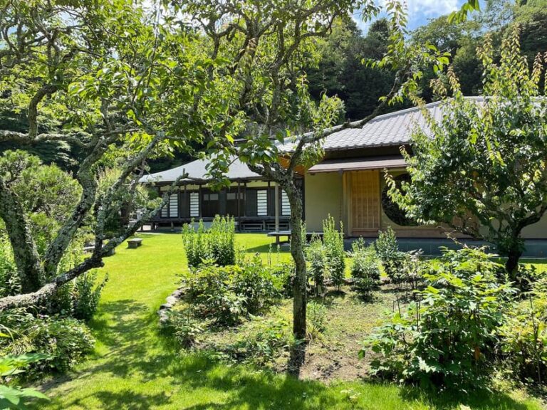 Kamakura: Zazen in French at Zenkyoin