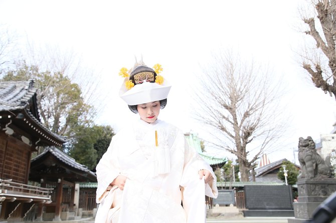 Kimono Wedding Photo Shot in Shrine Ceremony and Garden