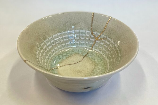 Kintsugi Workshop in Osaka With a Professional Kintsugi Artist