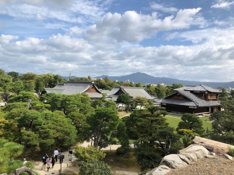 Kyoto: Arashiyama Bamboo Forest & Golden Pavilion Bike Tour