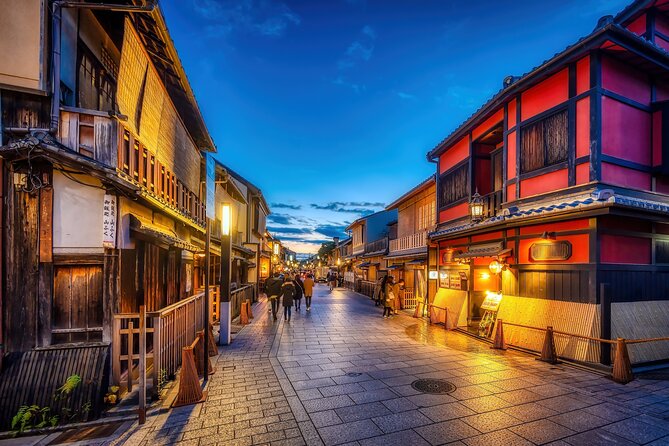 Kyoto Gion Night Walk – Small Group Guided Tour