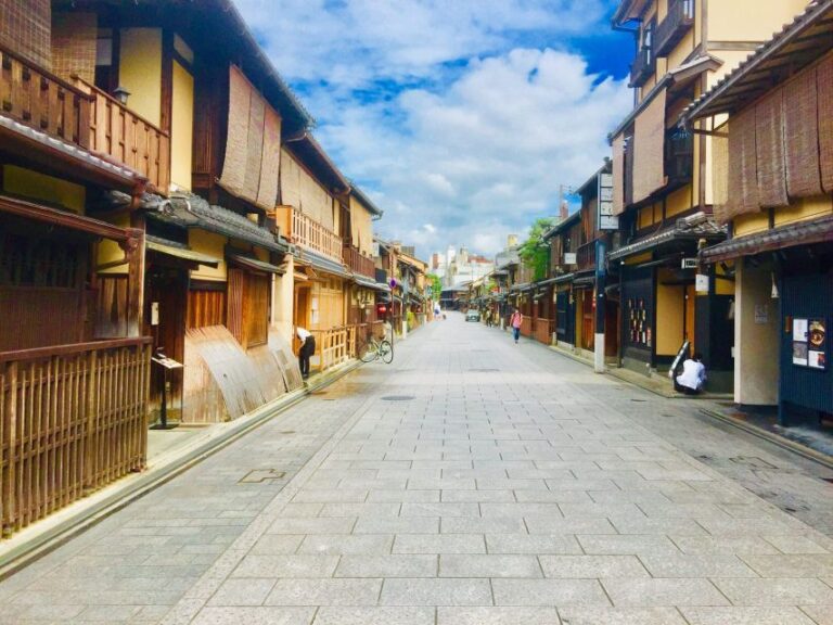 Kyoto: Half-Day Private Guided Tour to the Old Town of Gion