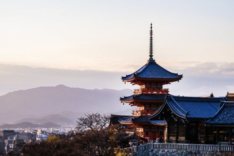 Kyoto: Historic Higashiyama Walking Tour