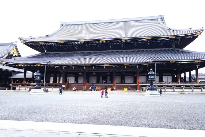 Kyoto Imperial Palace and Nijo Castle Walking Tour