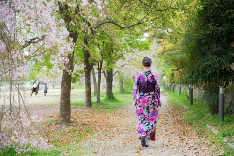 Kyoto: Private Photoshoot With a Vacation Photographer