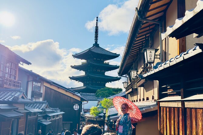 Kyoto Sunset Tour: Gion District, Pontocho, Yasaka & Secrets