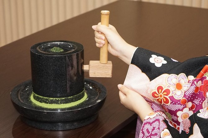 No Bitter Matcha! Casual Tea Ceremony Experience With the Finest Tea Leaves