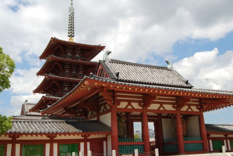 Osaka: Full-Day Sightseeing Tour by Private Vehicle