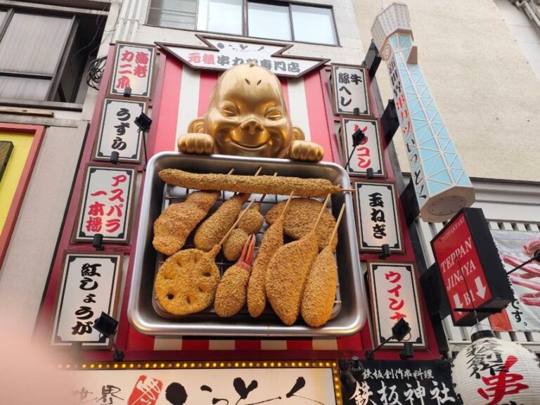 Osaka: Guided Walking Tour to Castle, Shinsekai, & Dotonbori