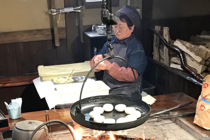 Oyaki Dumplings Making & Walking Around Zenkoji Tour in Nagano