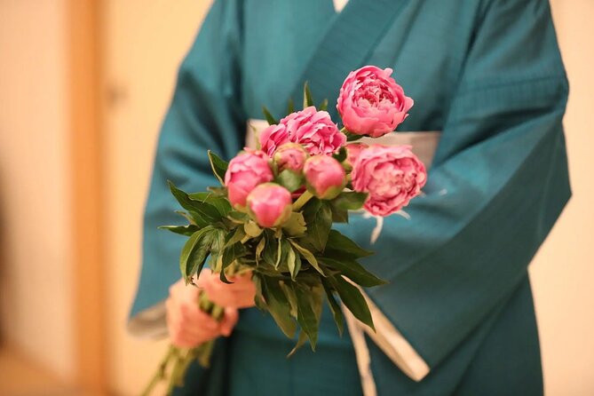 Private Japanese Traditional Flower Arrangement in Tokyo