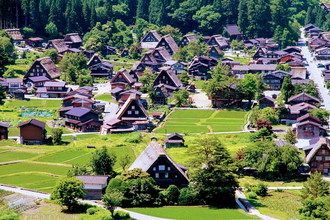 Private Tour of Shirakawago From Kanazawa (Half Day)