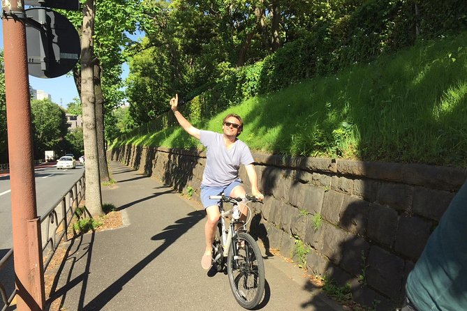 Small Group Cycling Tour in Tokyo