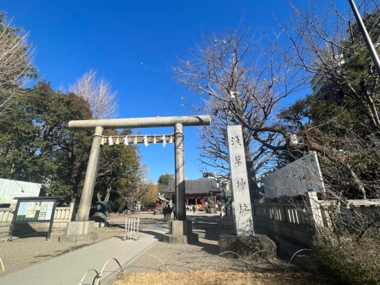 Tokyo Asakusa Area Feel Buddhism and Shinto Walking Tour