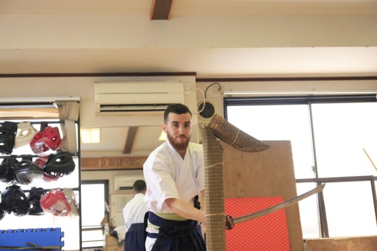 Tokyo: Authentic Samurai Experience and Lesson at a Dojo