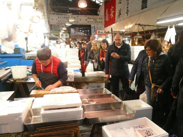 Tokyo: Guided Walking Tour of Tsukiji Market With Breakfast