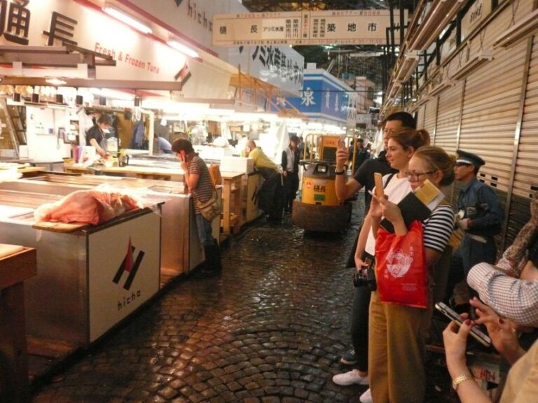 Tokyo: Guided Walking Tour of Tsukiji Market With Lunch