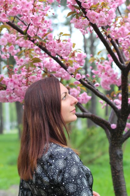 Tokyo: Private Cherry Blossom Photoshoot