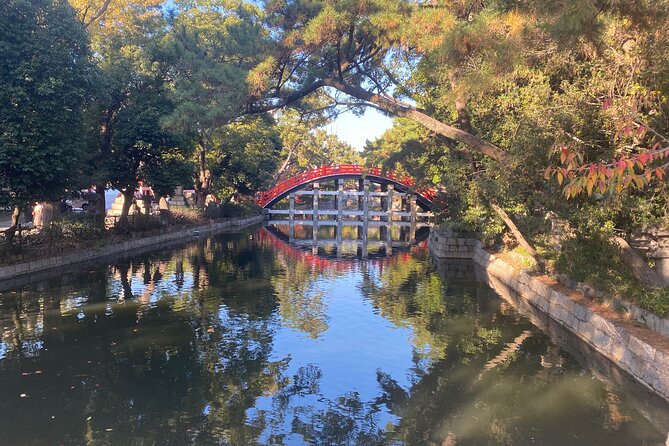 Wear Kimono Outfit and Wander Sumiyoshi Shrine With Local Guide