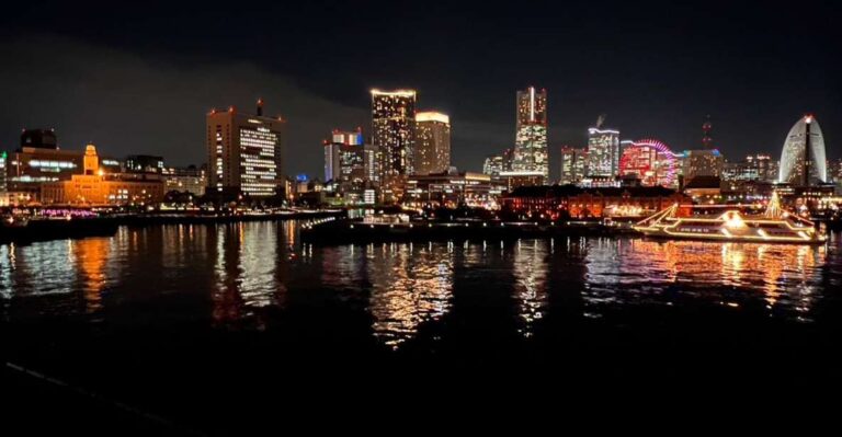 Yokohama 1.5 H Night View and Shopping Tour in Minatomirai