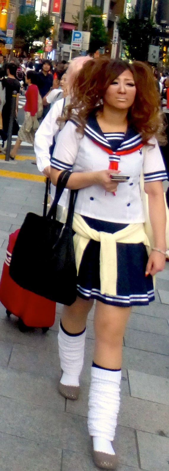 Ganguro gal in Shinjuku Tokyo 2015