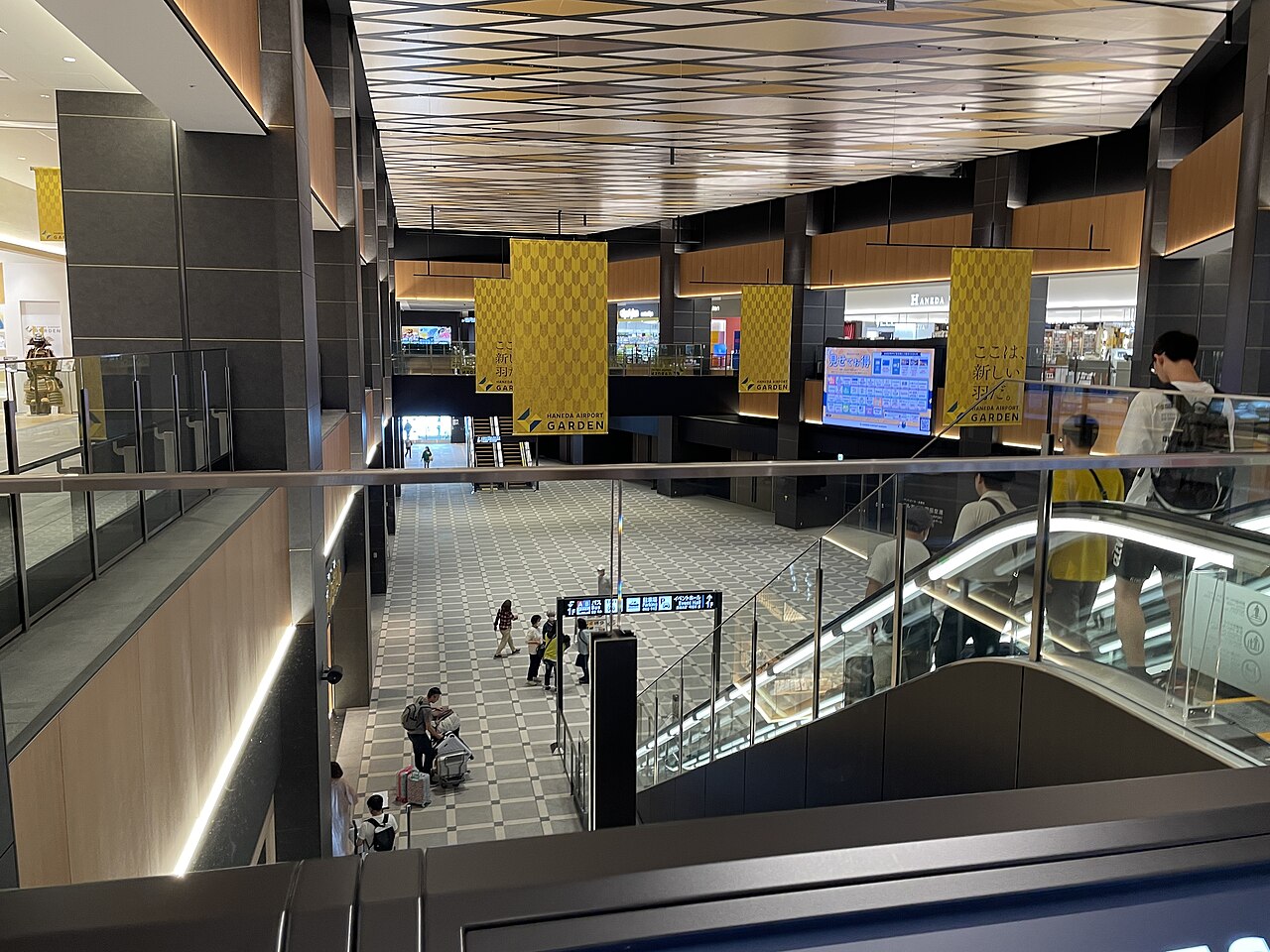 Haneda Airport Garden complex with hotel onsen and shopping