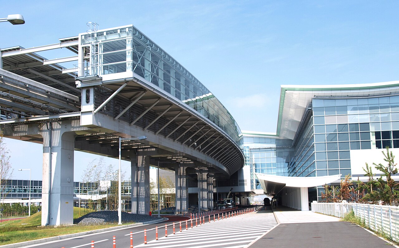 Haneda Terminal 3 interior