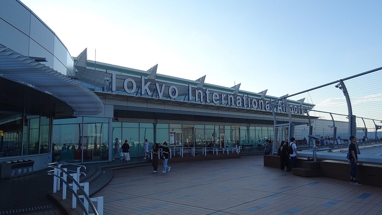 Terminal 3 observation deck at Haneda Airport, Tokyo