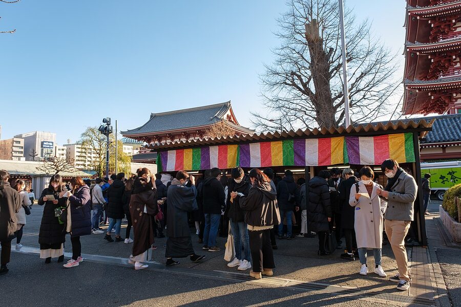 Omikuji (fortune telling) at Sensō-ji, Asakusa, New Year's Day 2021