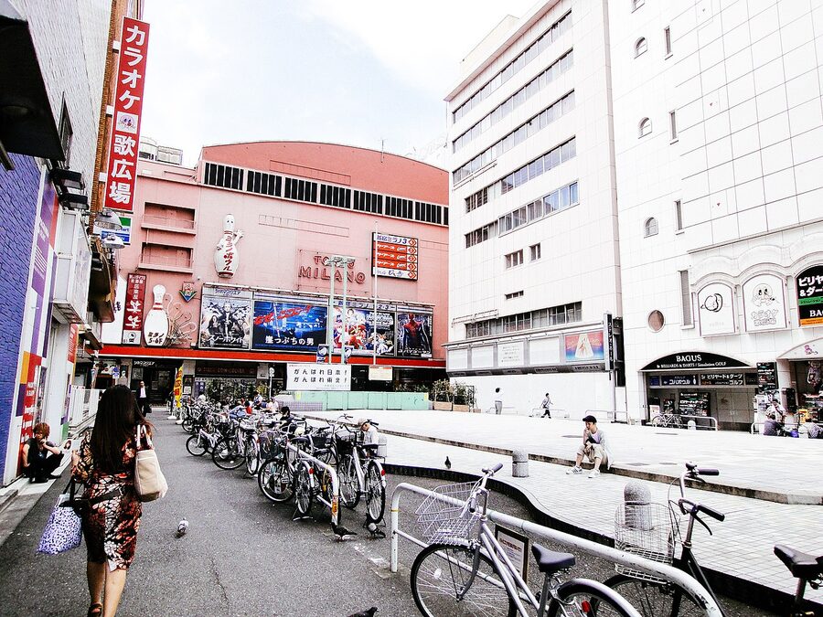 Shinjuku Tokyu Milano before demolition