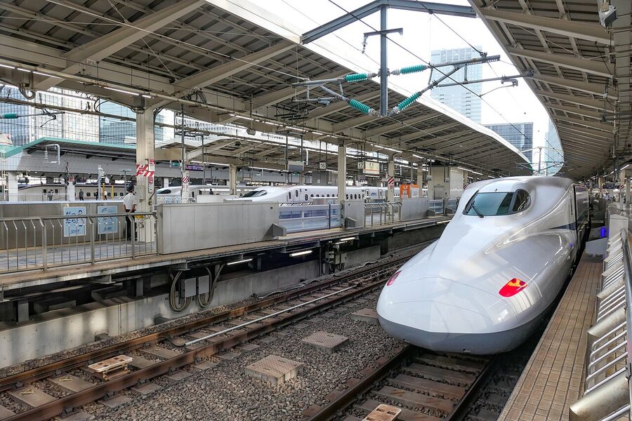 JR Tokai Tokaido Shinkansen N700-series train on the Tokyo Station platform