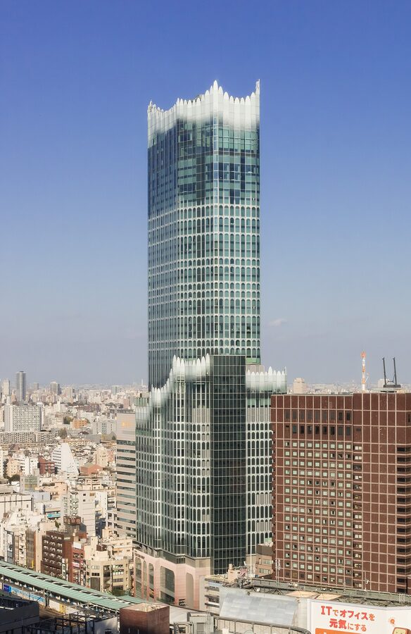 Tokyu Kabukicho Tower ground-level view