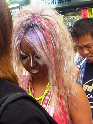 Yamanba - the extreme variant of ganguro with heavier makeup