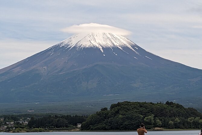 1 Day Private Mt Fuji & Lake Kawaguchiko English Speaking Driver - Oshino Hakkai’s clear spring ponds