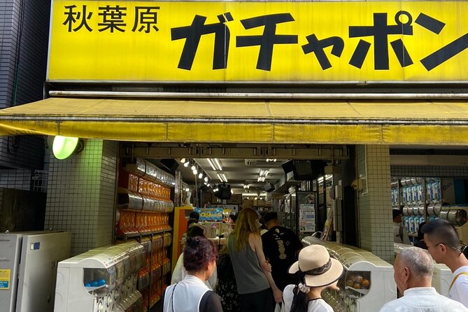 100% PRIVATE Anime, Manga, Game & Pop Culture Tour in Akihabara - Choosing a capsule toy at Akihabara Gachapon Hall