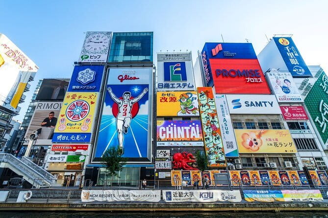 3 Day Japan Tour Kyoto, Osaka & Nara from Tokyo - Day two: Osaka food, neon, and castle grounds