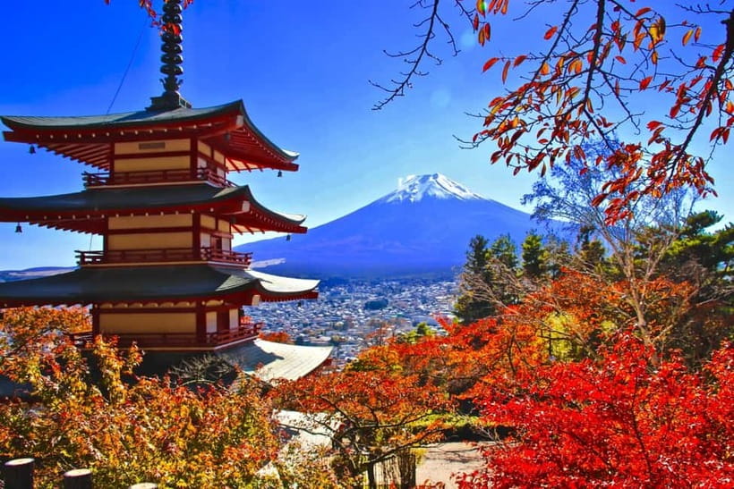 3-Row Luxury Bus Tour to Mt. Fuji, Lake Kawaguchi from Tokyo - Arakurayama Sengen Park and the climb to Chureito