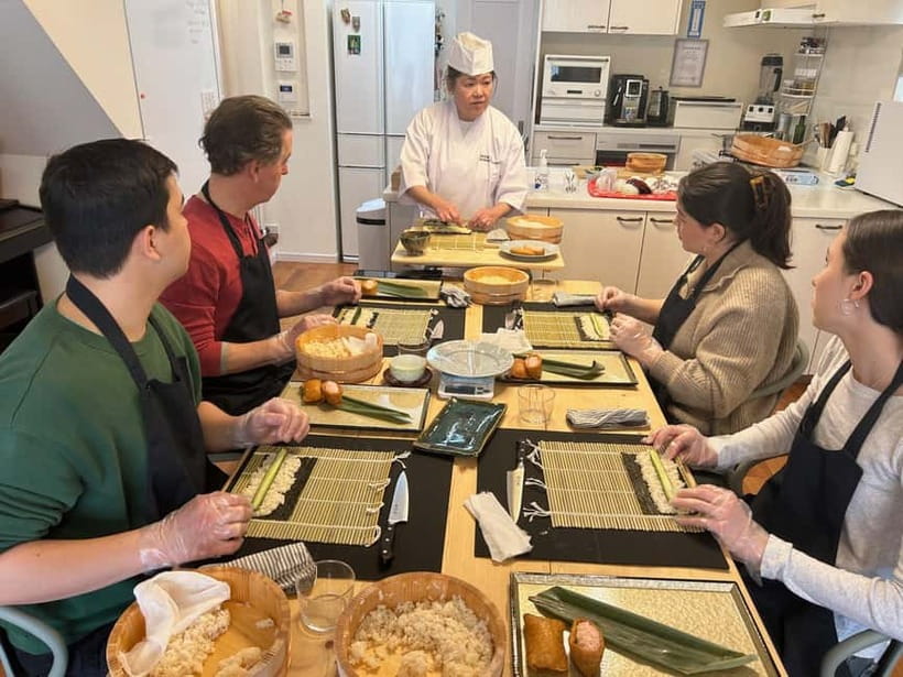 AKEMI's SUSHiKiTCHEN: A fun sushi cooking lesson in Tokyo - The first lesson is about rice, not raw fish