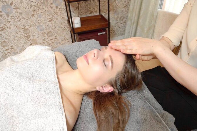 Aroma Massage with cherry blossom infused oil - Why the English service matters