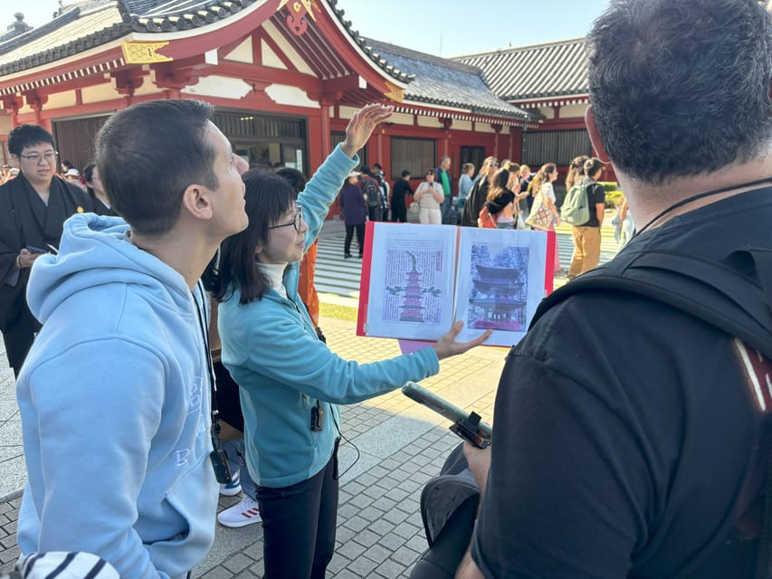 Asakusa: A Big-picture History Walk to Know Japan - Kaminarimon, dragons, and the famous red lantern