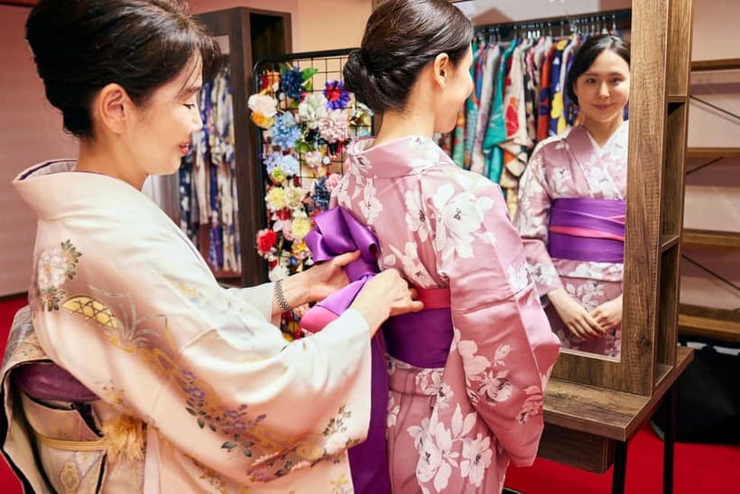 Asakusa: Kimono Tea Ceremony with Matcha and Sweet - What makes the staff helpful