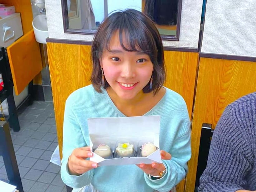 At an Antique Shop, Tea Ceremony and Japanese Sweets Forming - What the English support is really like