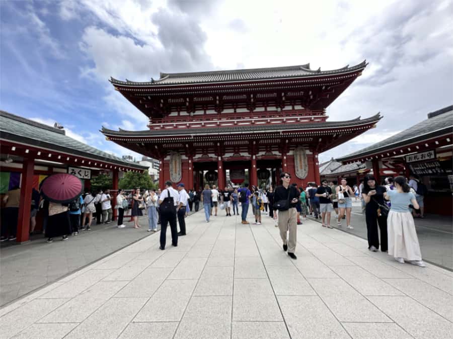 BEST OF TOKYO HIGHLIGHTS - WALKING TOUR PART 1 - Omotesando shifts from playful to polished