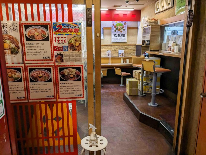 Breakfast Ramen Tour in Shinjuku, Tokyo - Why the early hour changes Shinjuku