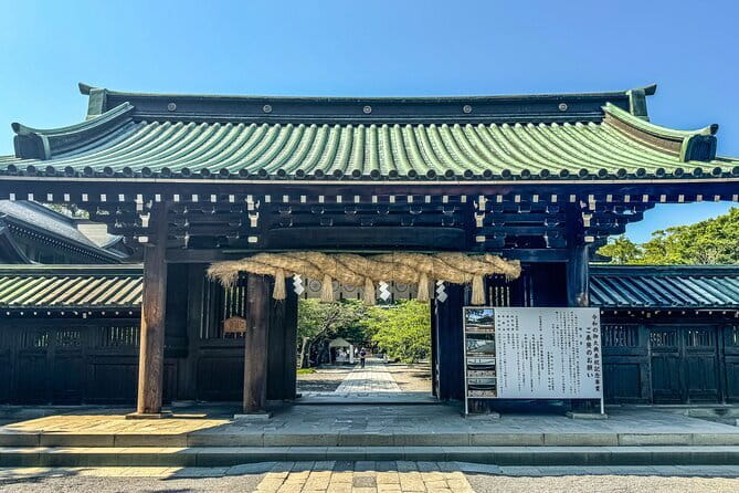 Bullet Train Experience & Mishima Shrine Private Tour from Tokyo - Rakujuen Park, ponds and historic buildings